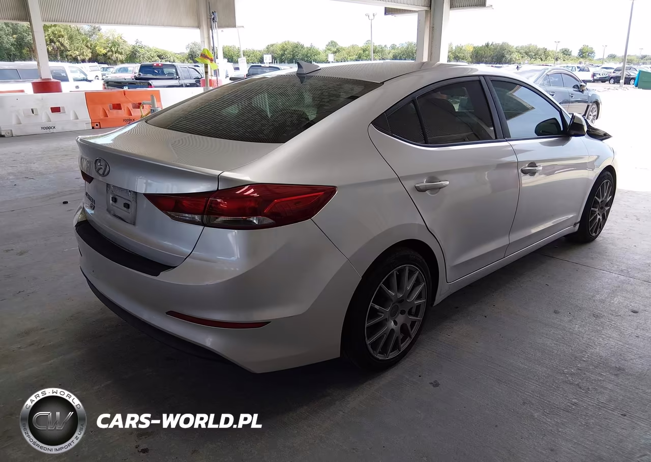 2018 Hyundai Elantra Se VIN:5NPD74LFXJH376102 - 4