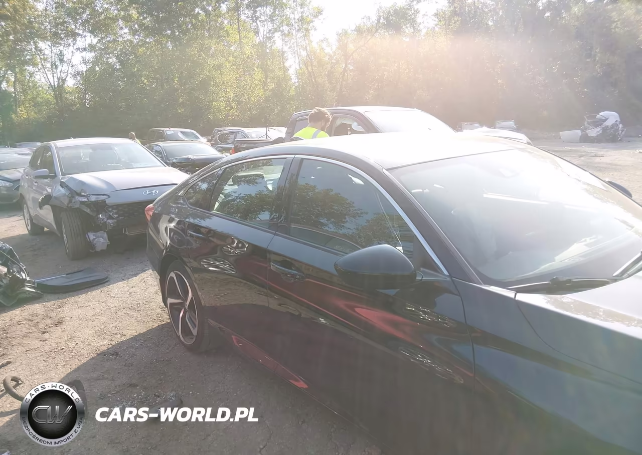 2018 Honda Accord Sport VIN:1HGCV1F37JA057976 - 13