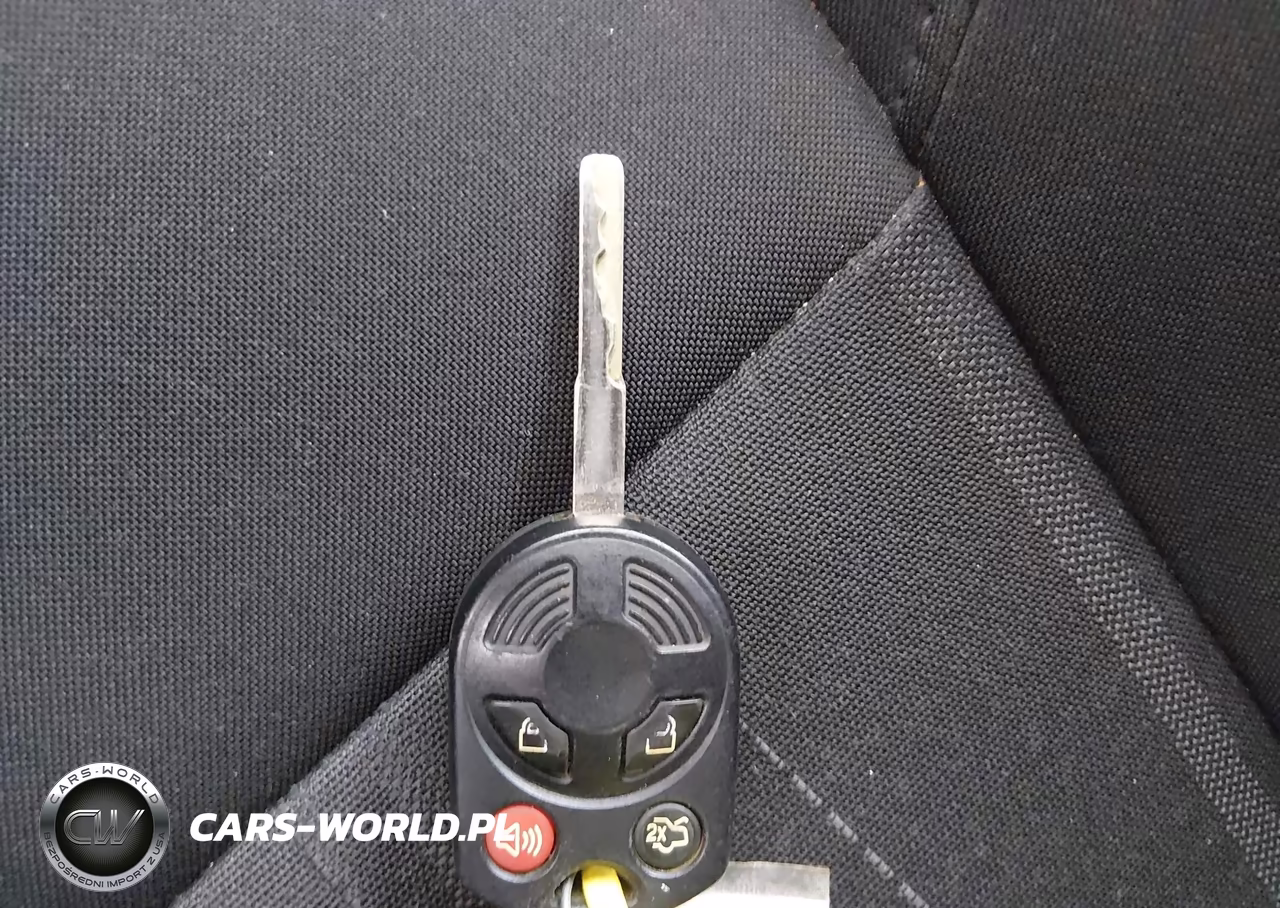 2018 Ford Focus Se VIN:1FADP3FE2JL237970 - 11