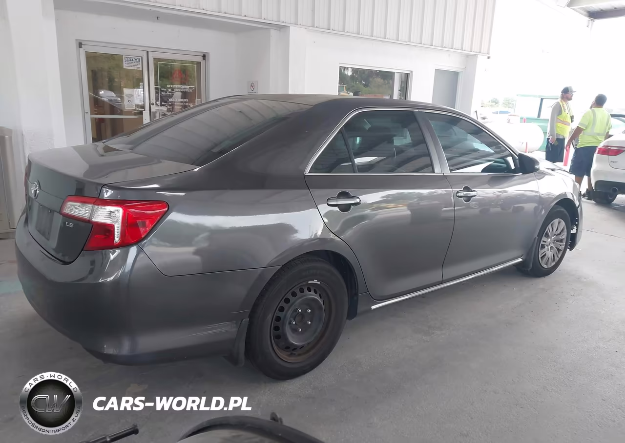 2014 Toyota Camry Le VIN:4T4BF1FKXER442212 - 4