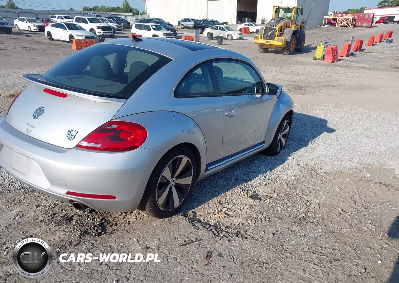 2012 Volkswagen Beetle 2.0T Turbo VIN:3VWVA7AT5CM632348 - 4