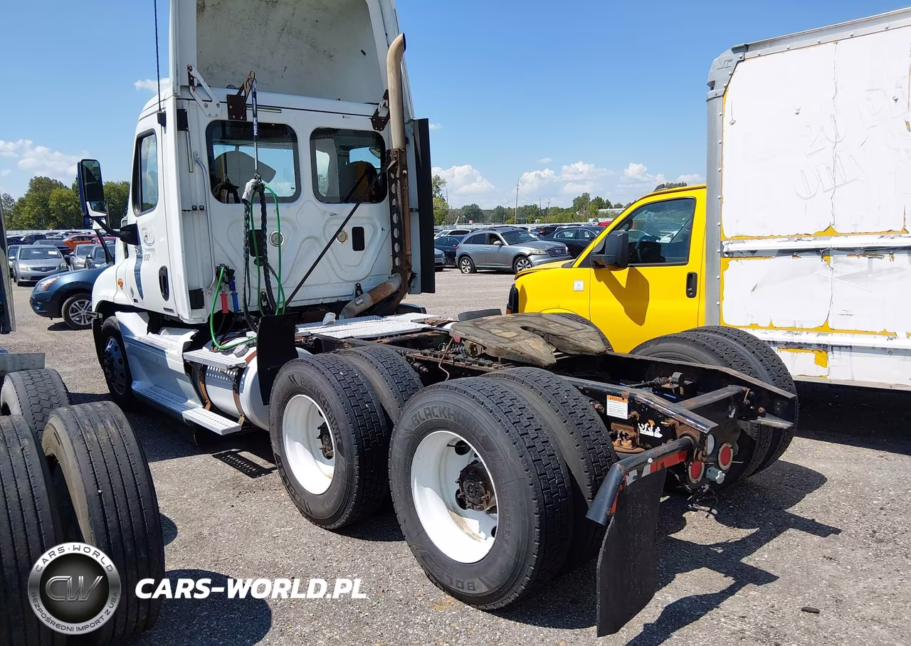 2012 Freightliner Cascadia 125 VIN:1FUJGEDV5CLBU7724 - 13