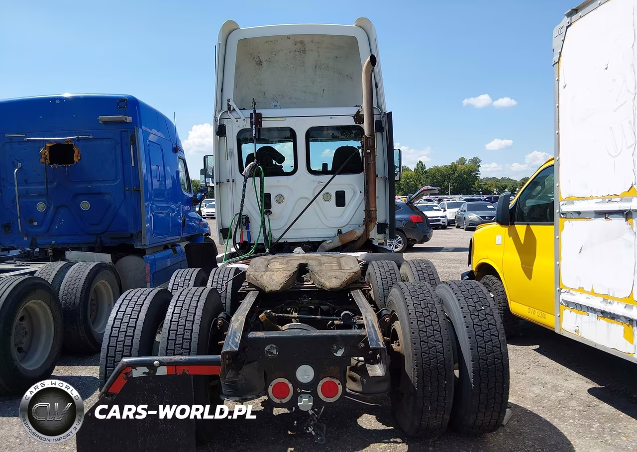 2012 Freightliner Cascadia 125 VIN:1FUJGEDV5CLBU7724 - 14