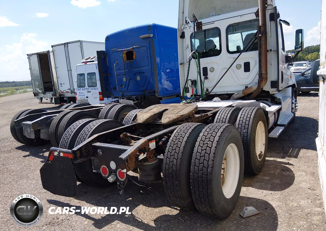 2012 Freightliner Cascadia 125 VIN:1FUJGEDV5CLBU7724 - 4