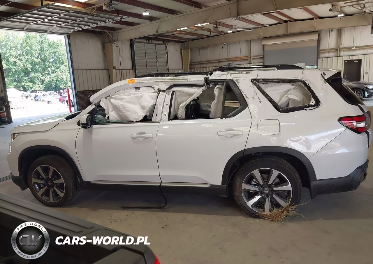 2025 Honda Pilot Touring VIN:5FNYG2H77SB040494 - 14