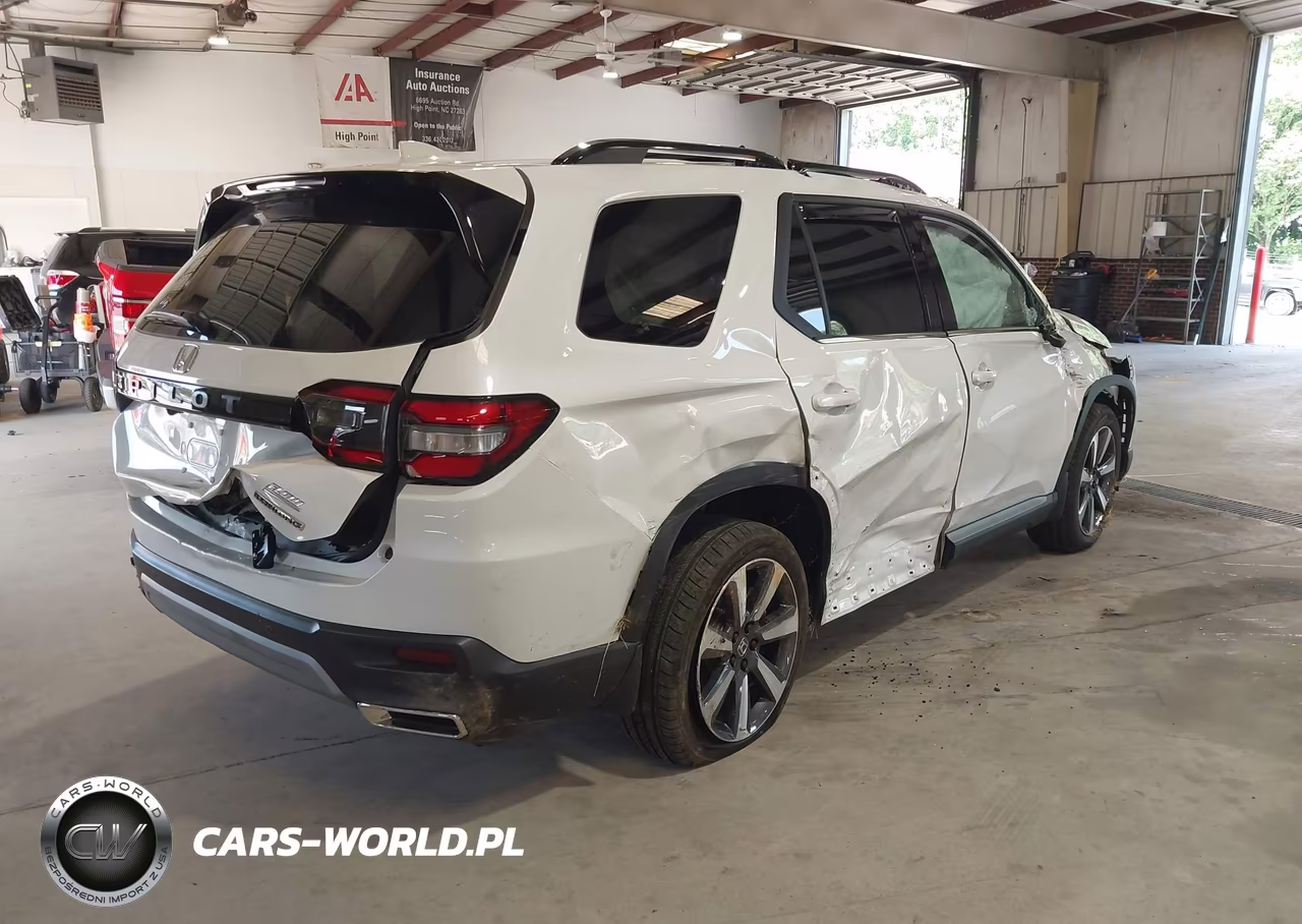 2025 Honda Pilot Touring VIN:5FNYG2H77SB040494 - 4