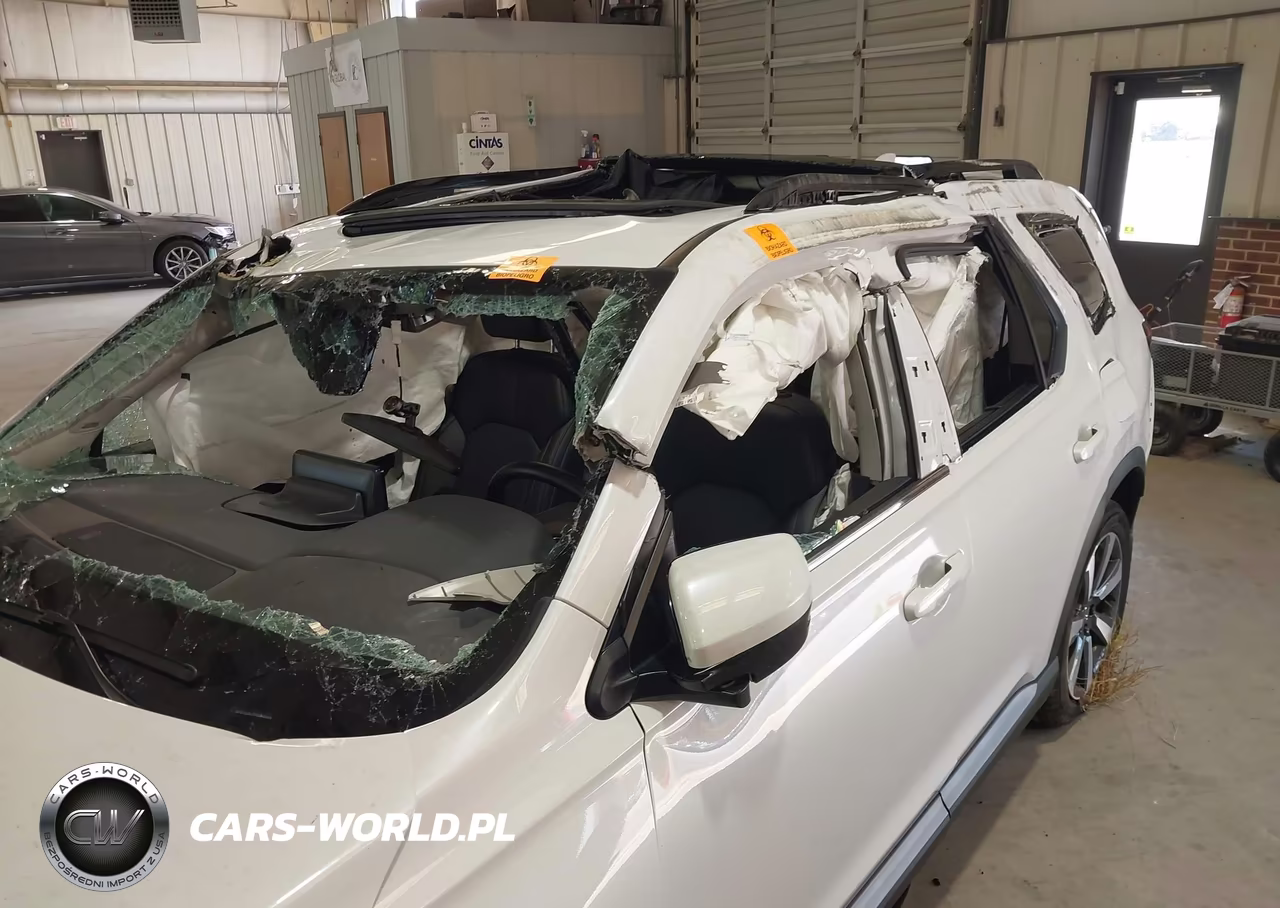 2025 Honda Pilot Touring VIN:5FNYG2H77SB040494 - 6