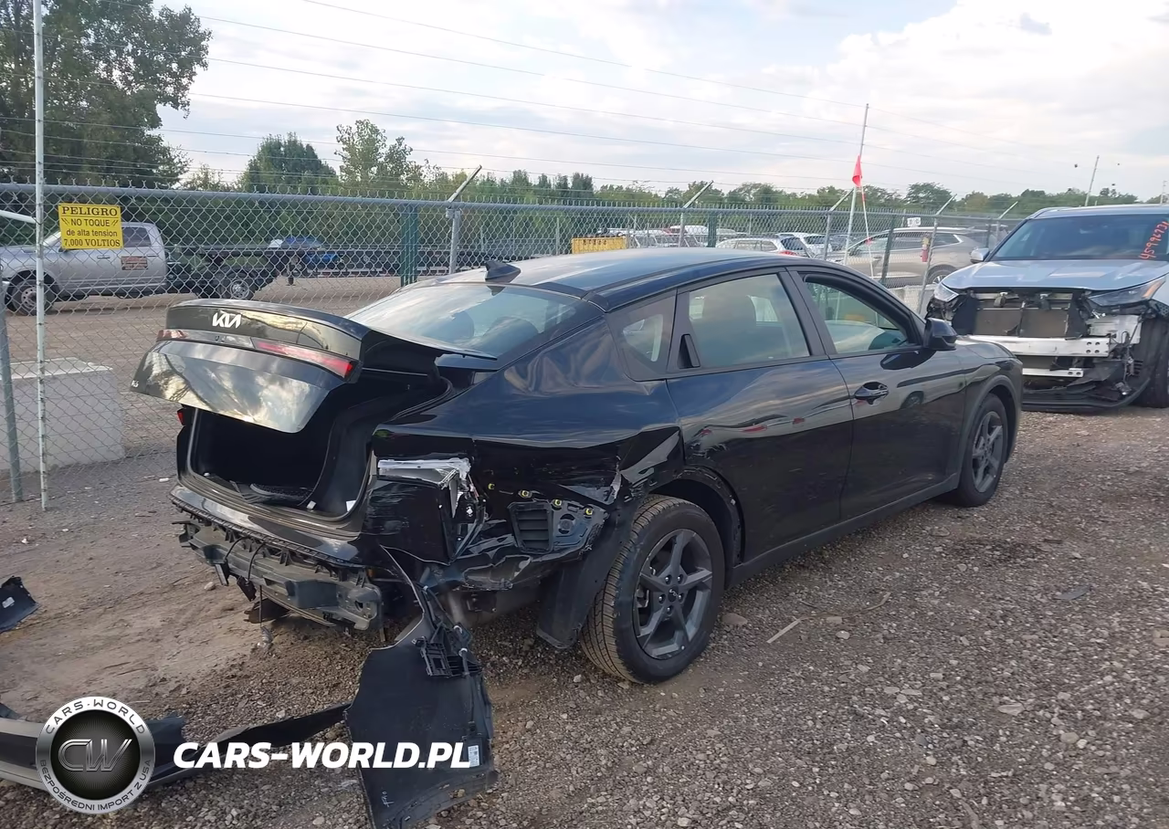 2025 Kia K4 Lxs VIN:3KPFT4DE1SE106868 - 4