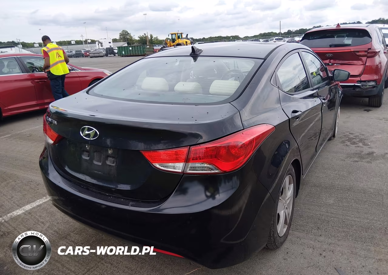 2013 Hyundai Elantra Gls VIN:KMHDH4AEXDU597678 - 4