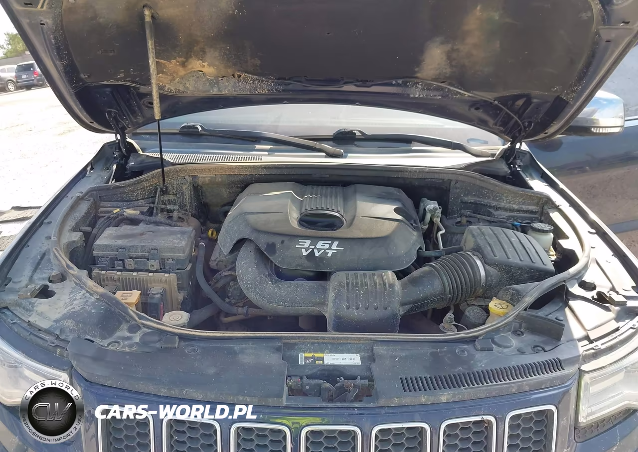2014 Jeep Grand Cherokee Overland VIN:1C4RJFCG2EC179101 - 10