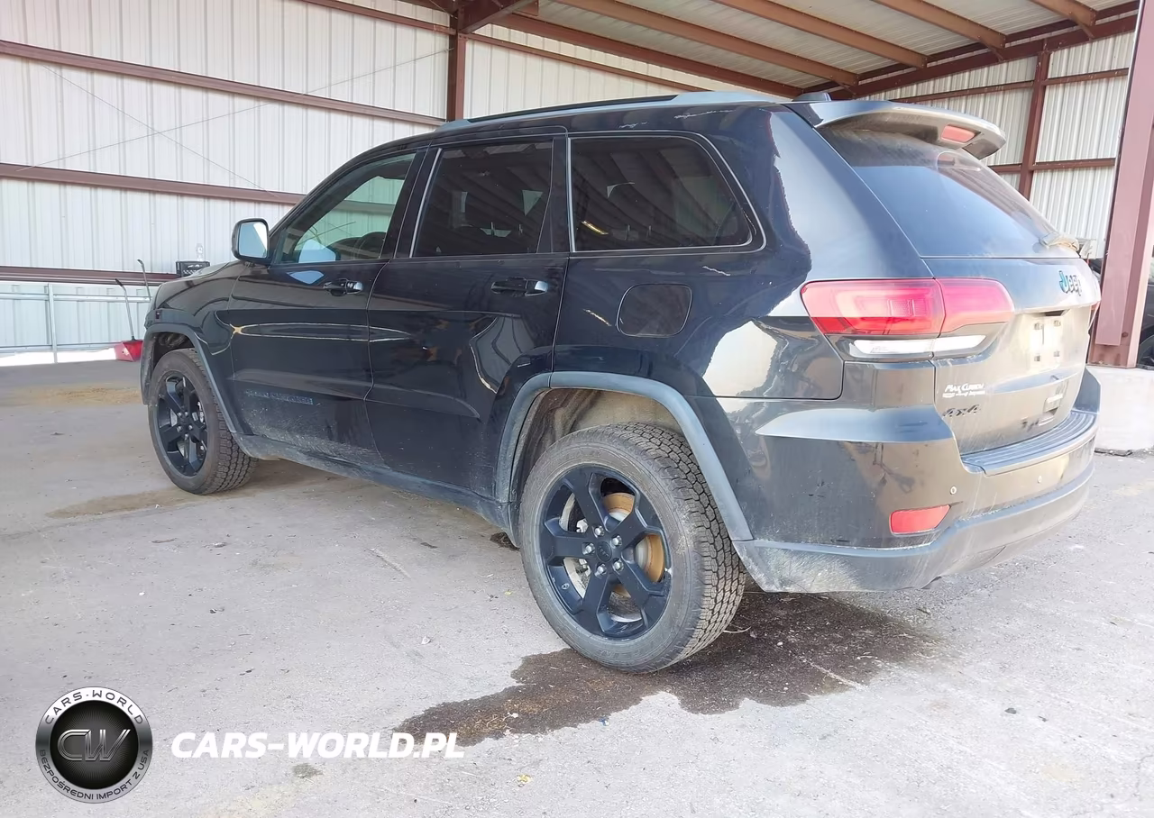 2018 Jeep Grand Cherokee Upland 4X4 VIN:1C4RJFAGXJC482446 - 3