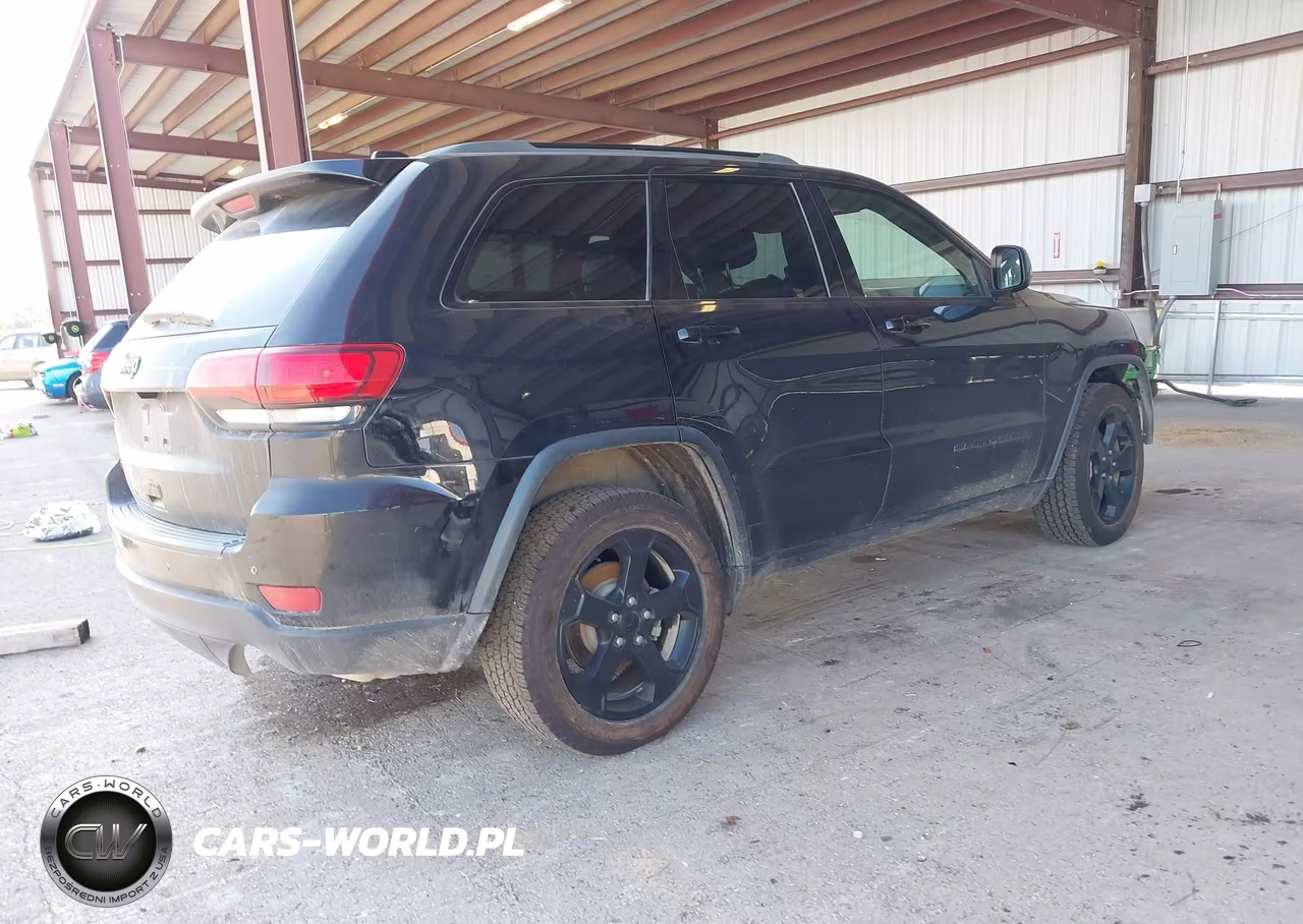 2018 Jeep Grand Cherokee Upland 4X4 VIN:1C4RJFAGXJC482446 - 4