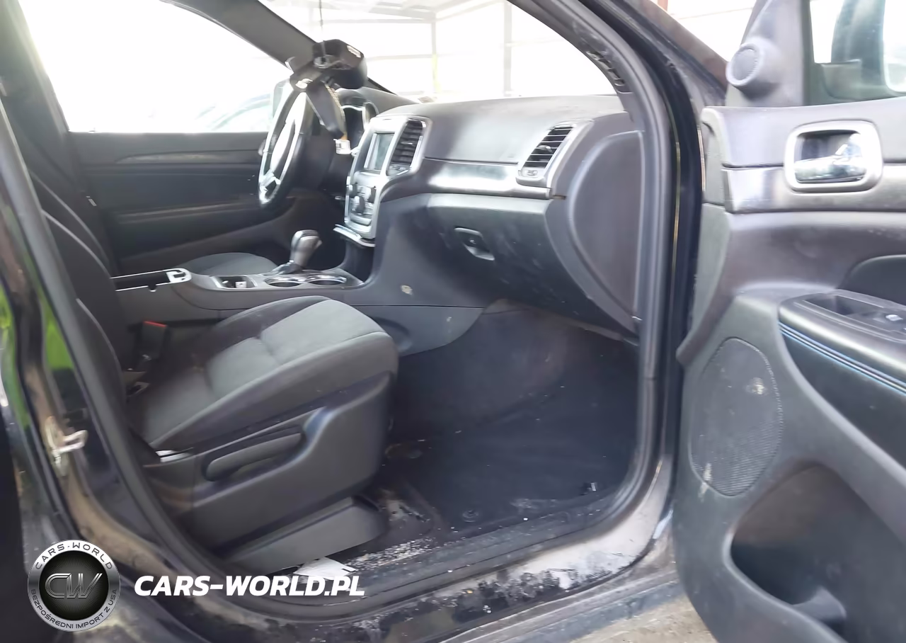 2018 Jeep Grand Cherokee Upland 4X4 VIN:1C4RJFAGXJC482446 - 5