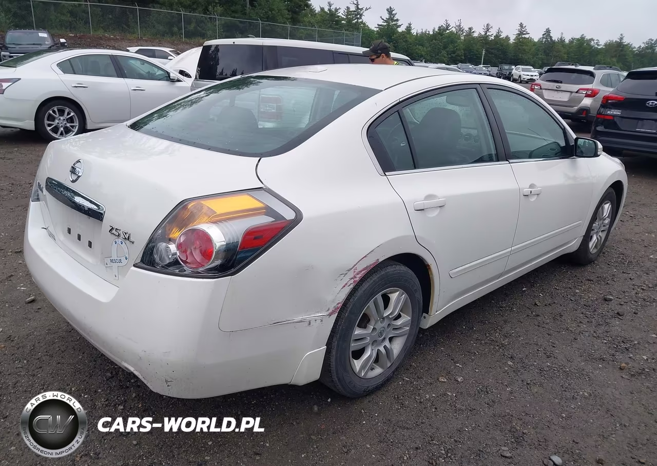 2011 Nissan Altima 2.5 S VIN:1N4AL2AP5BN506597 - 4