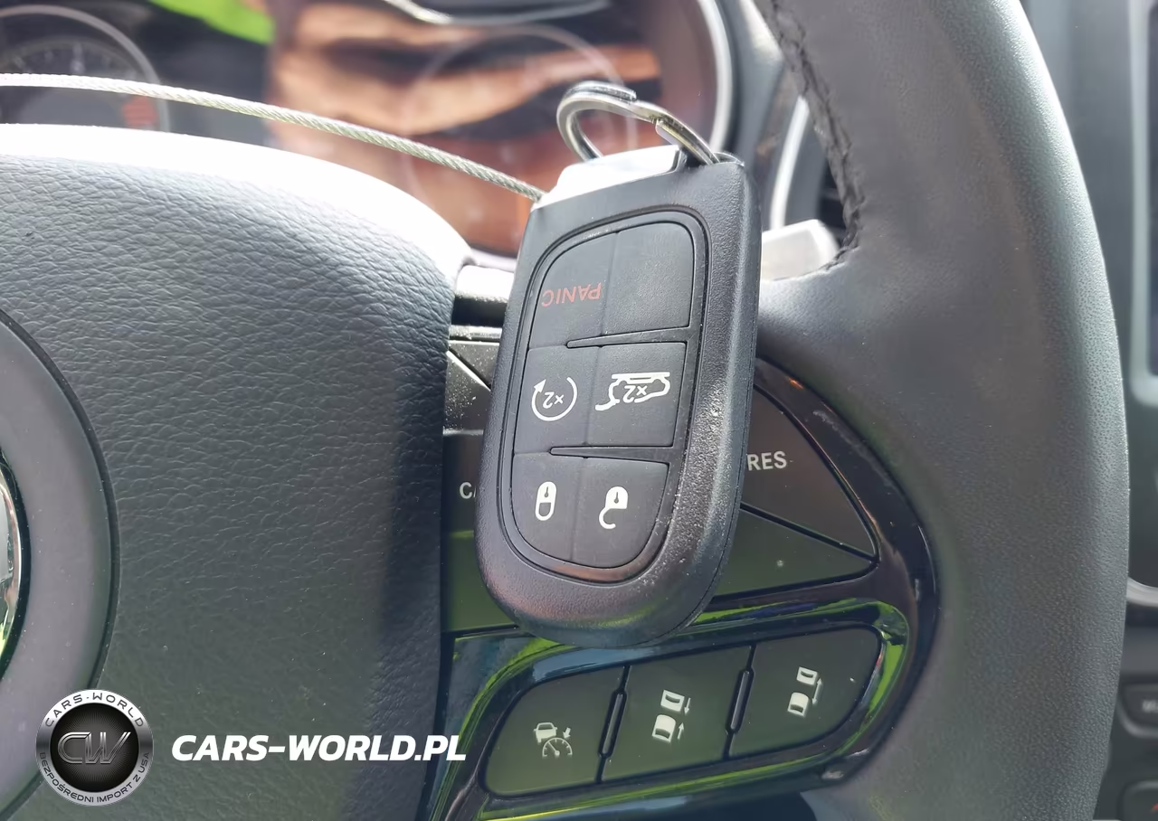 2023 Jeep Cherokee Altitude Lux 4X4 VIN:1C4PJMMB3PD112714 - 11
