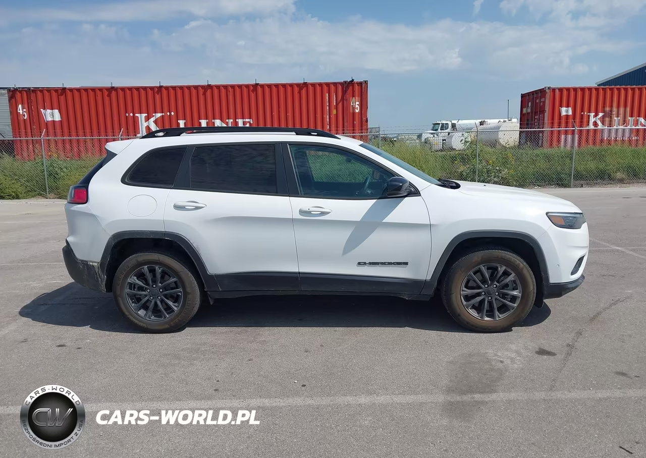 2023 Jeep Cherokee Altitude Lux 4X4 VIN:1C4PJMMB3PD112714 - 13