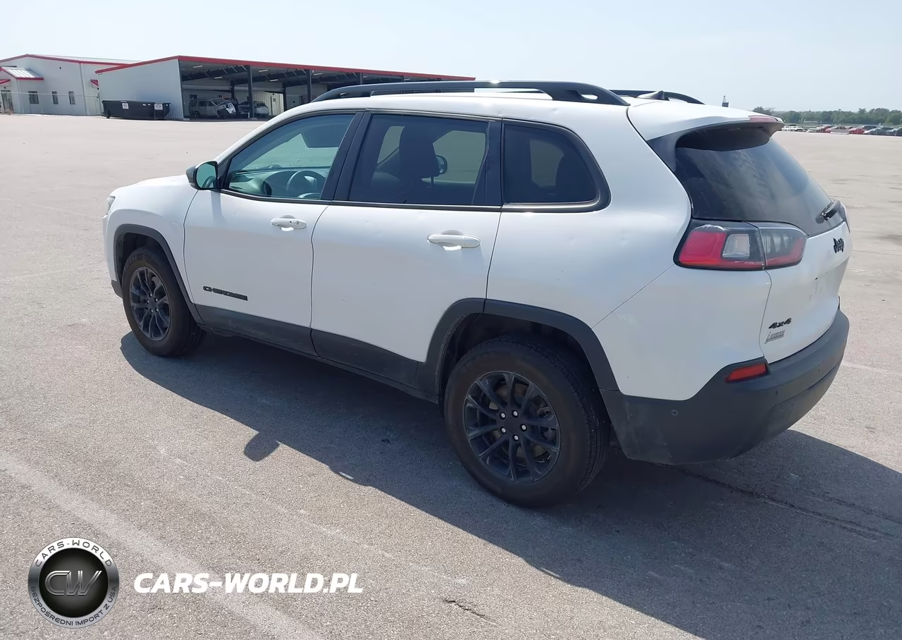 2023 Jeep Cherokee Altitude Lux 4X4 VIN:1C4PJMMB3PD112714 - 3