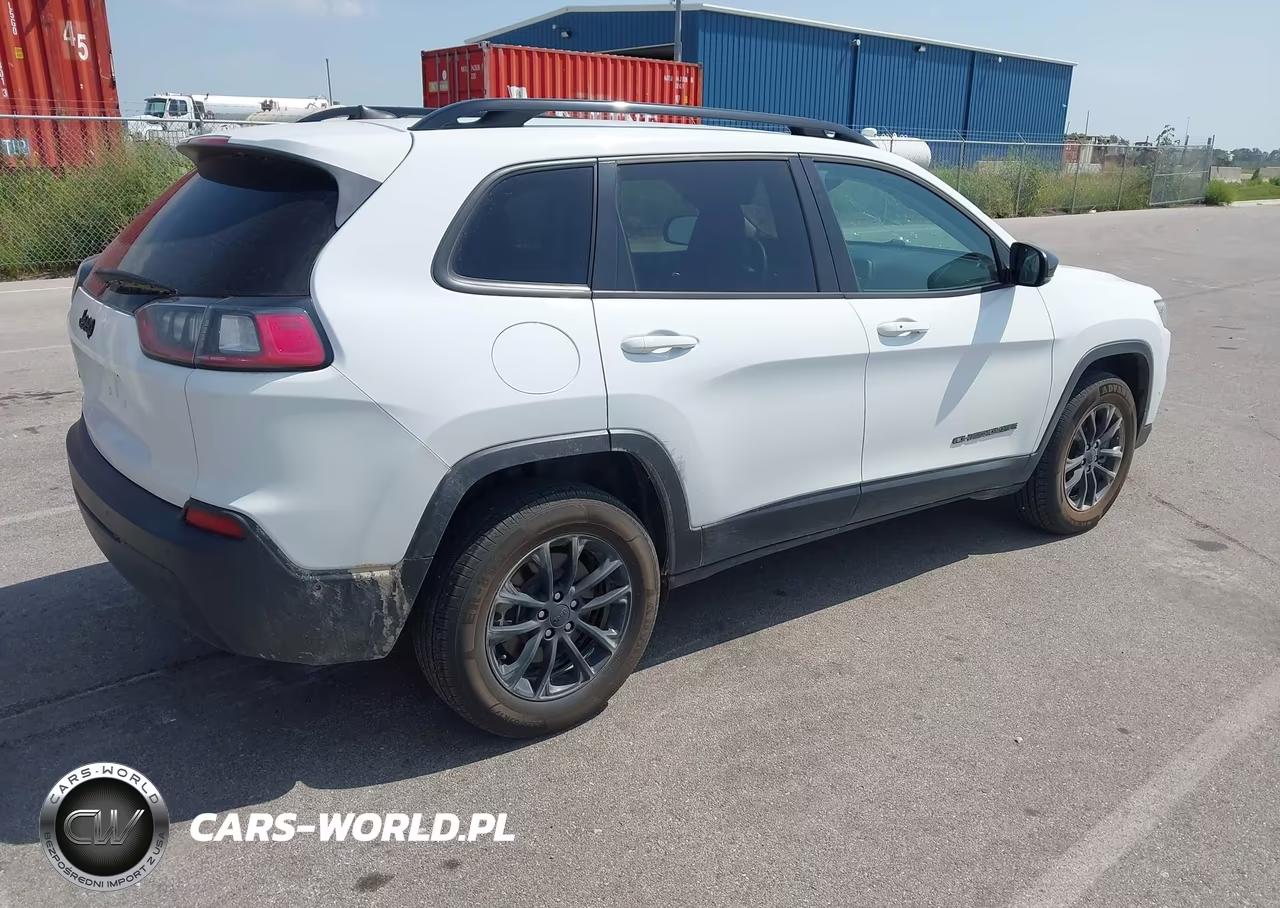 2023 Jeep Cherokee Altitude Lux 4X4 VIN:1C4PJMMB3PD112714 - 4