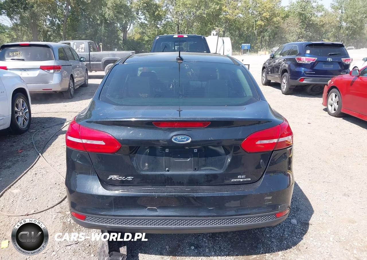 2015 Ford Focus Se VIN:1FADP3F21FL335403 - 17