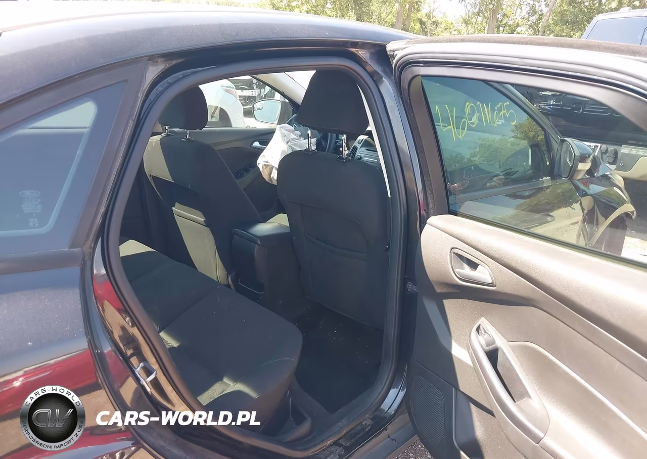 2015 Ford Focus Se VIN:1FADP3F21FL335403 - 8