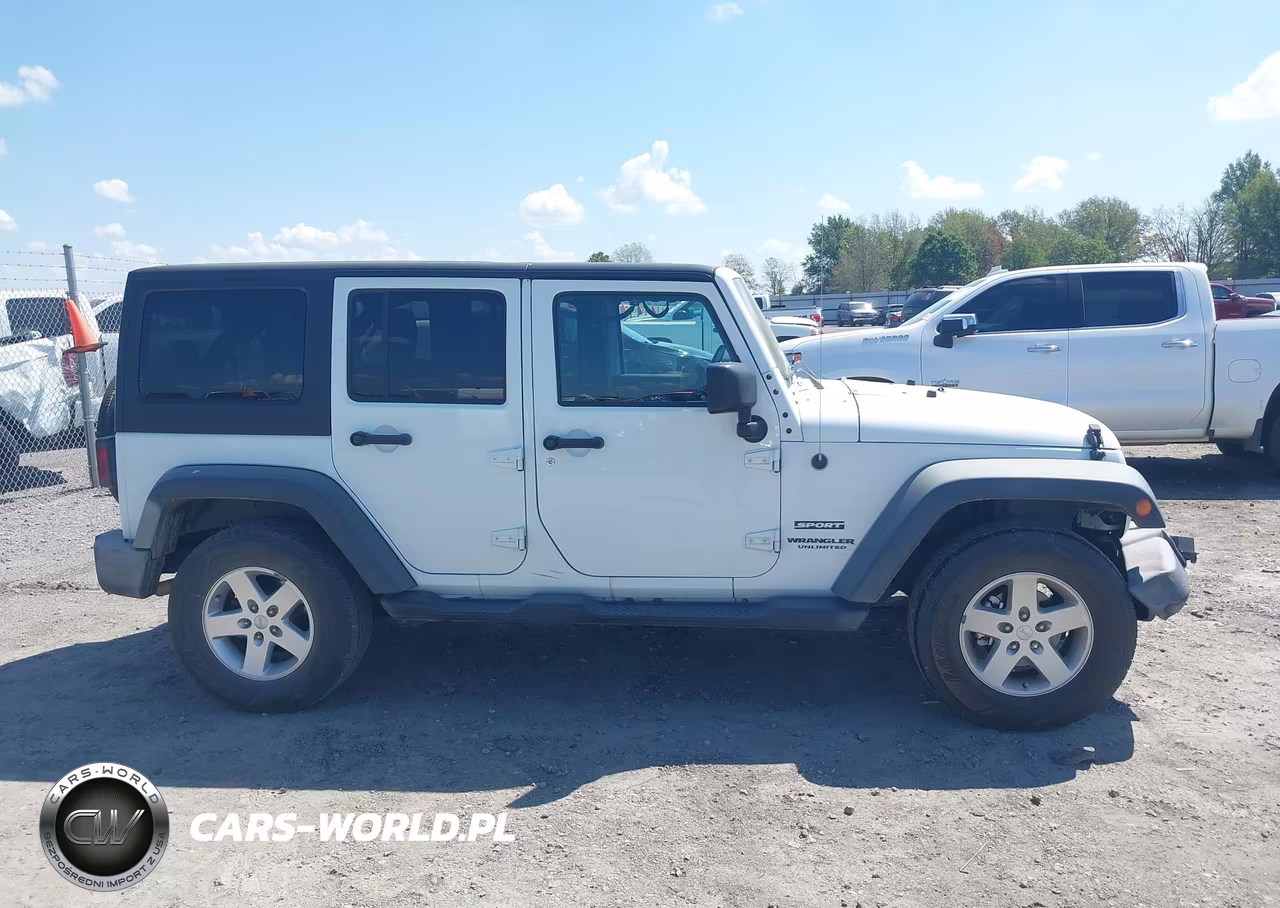 2015 Jeep Wrangler Unlimited Sport VIN:1C4BJWDG2FL659561 - 13