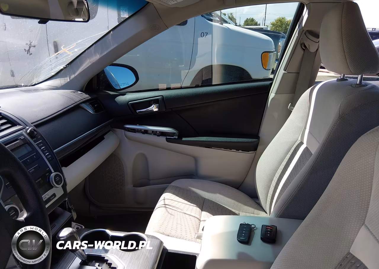 TOYOTA CAMRY HYBR VIN:4T1BD1FK7CU049670 - 5