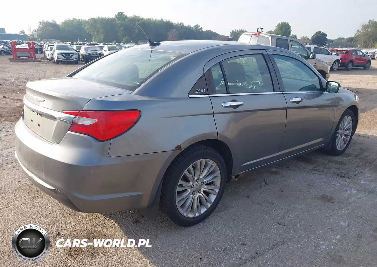 2011 Chrysler 200 Limited VIN:1C3BC2FG6BN610852 - 4