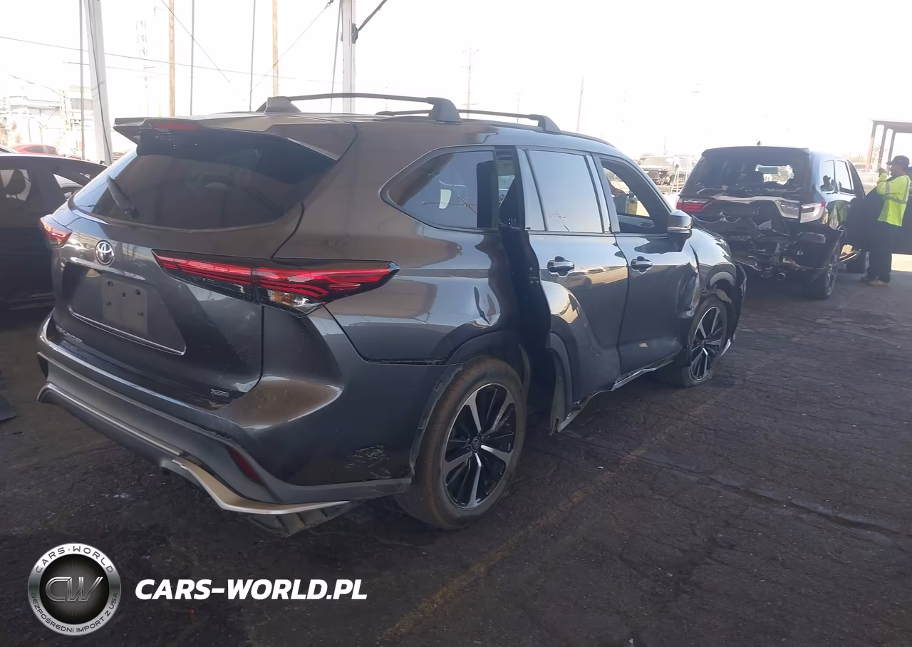 2022 Toyota Highlander Xse VIN:5TDJZRAH2NS111690 - 4