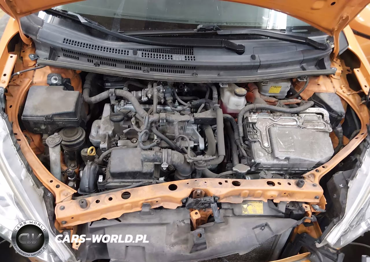 2015 Toyota Prius C Two VIN:JTDKDTB35F1092828 - 10