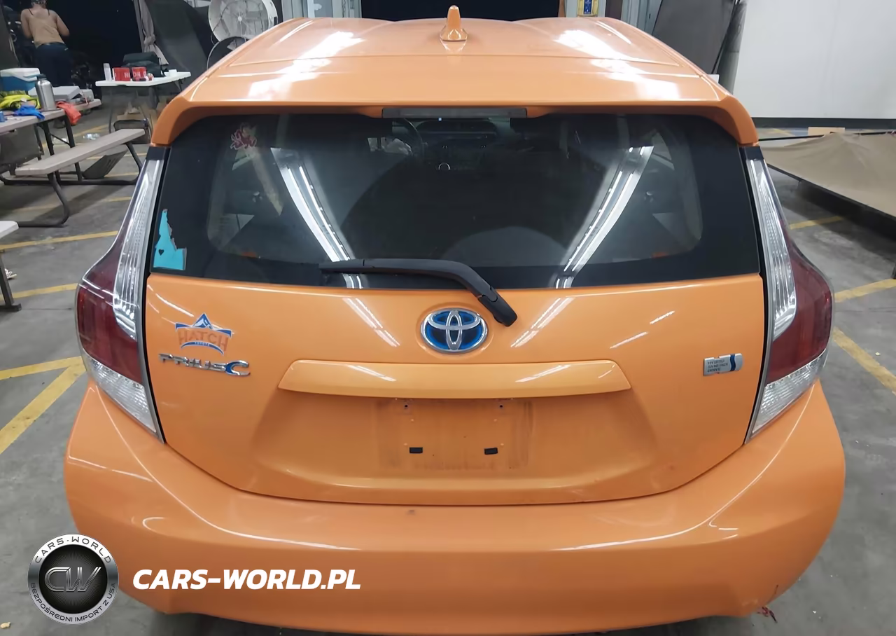 2015 Toyota Prius C Two VIN:JTDKDTB35F1092828 - 15