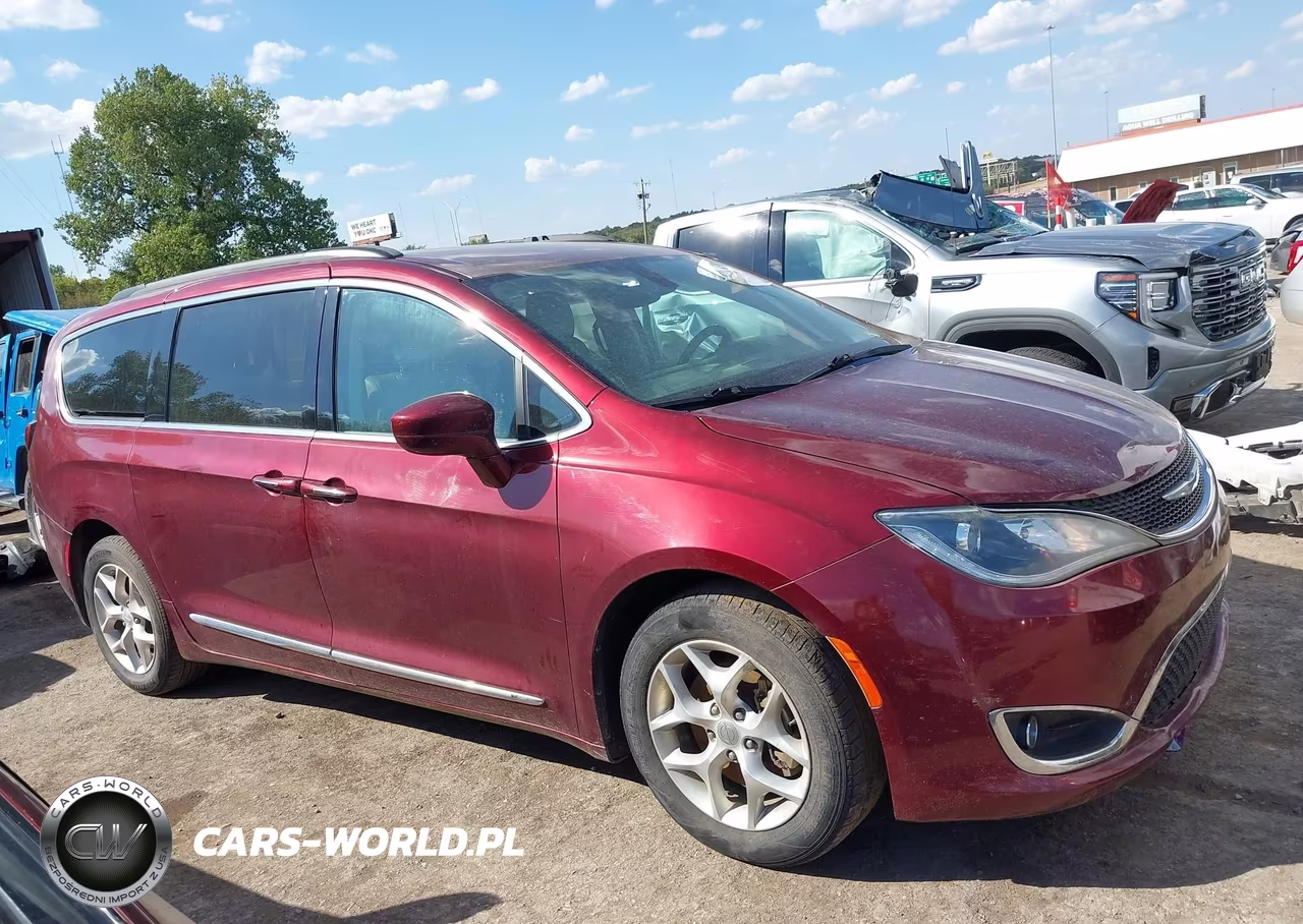2017 Chrysler Pacifica Touring-L VIN:2C4RC1BG7HR734649 - 13