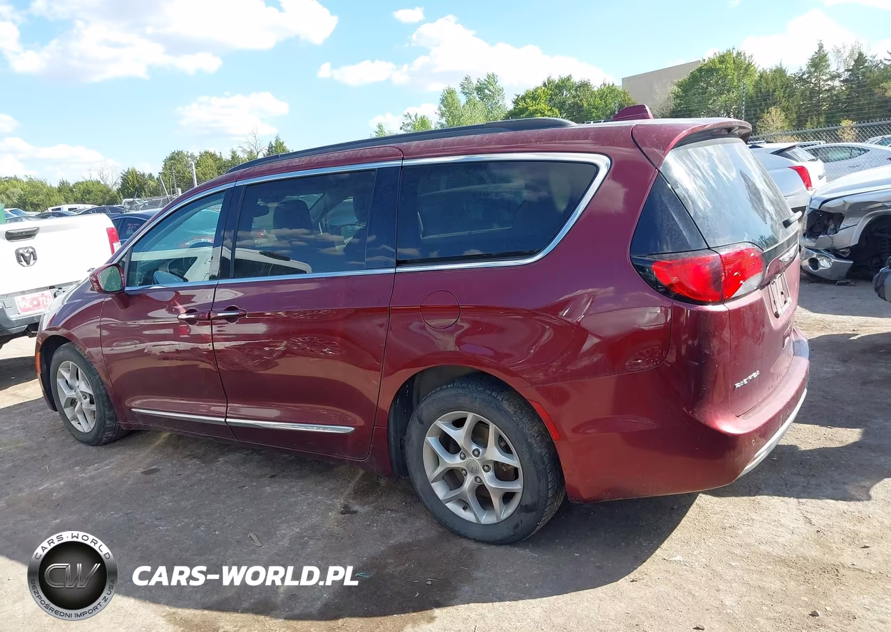 2017 Chrysler Pacifica Touring-L VIN:2C4RC1BG7HR734649 - 14