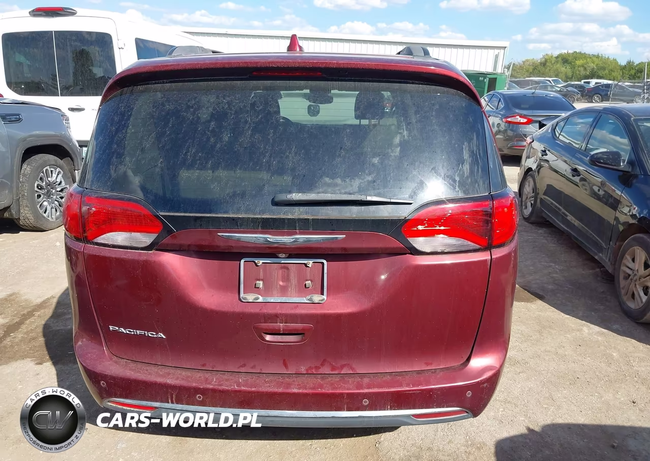 2017 Chrysler Pacifica Touring-L VIN:2C4RC1BG7HR734649 - 16
