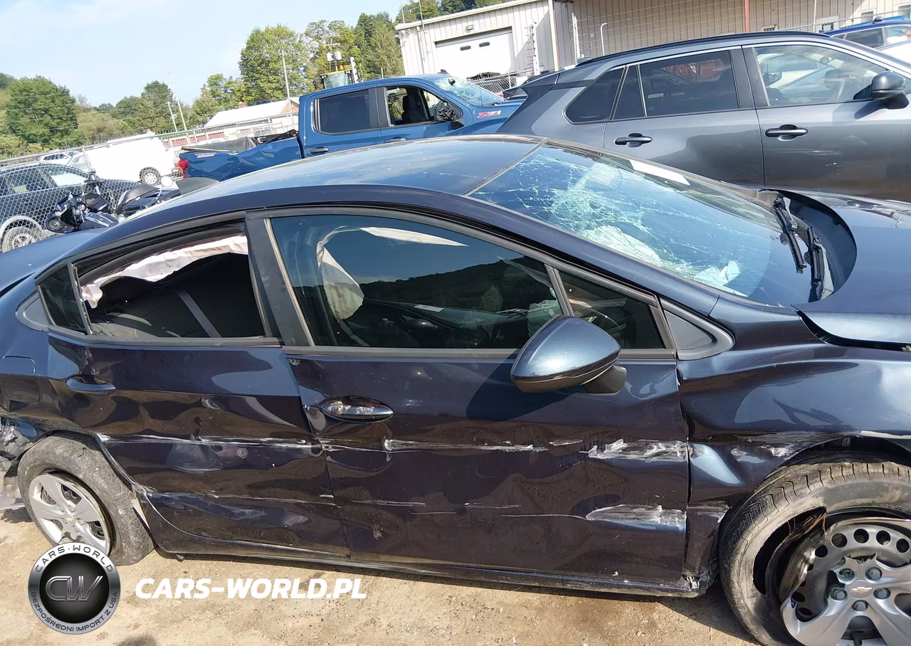 2016 Chevrolet Cruze Ls Auto VIN:1G1BC5SM9G7279729 - 13
