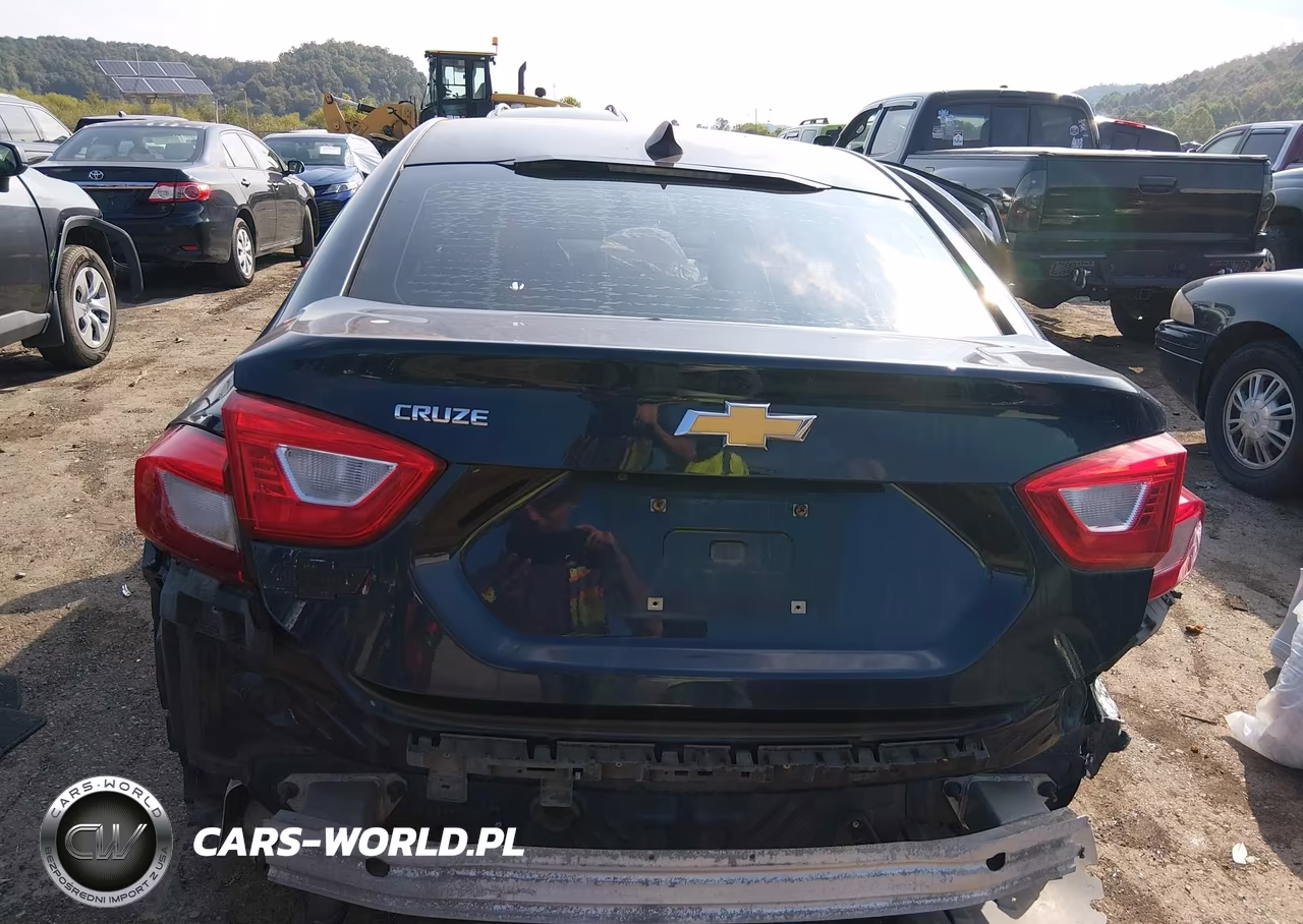 2016 Chevrolet Cruze Ls Auto VIN:1G1BC5SM9G7279729 - 16