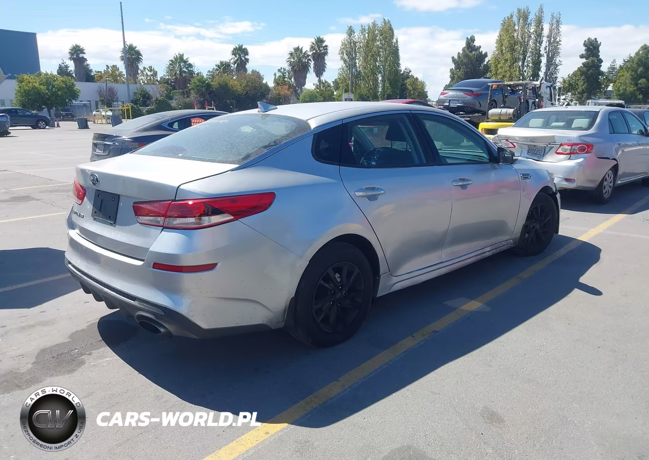 2019 Kia Optima Lx VIN:5XXGT4L31KG321243 - 4
