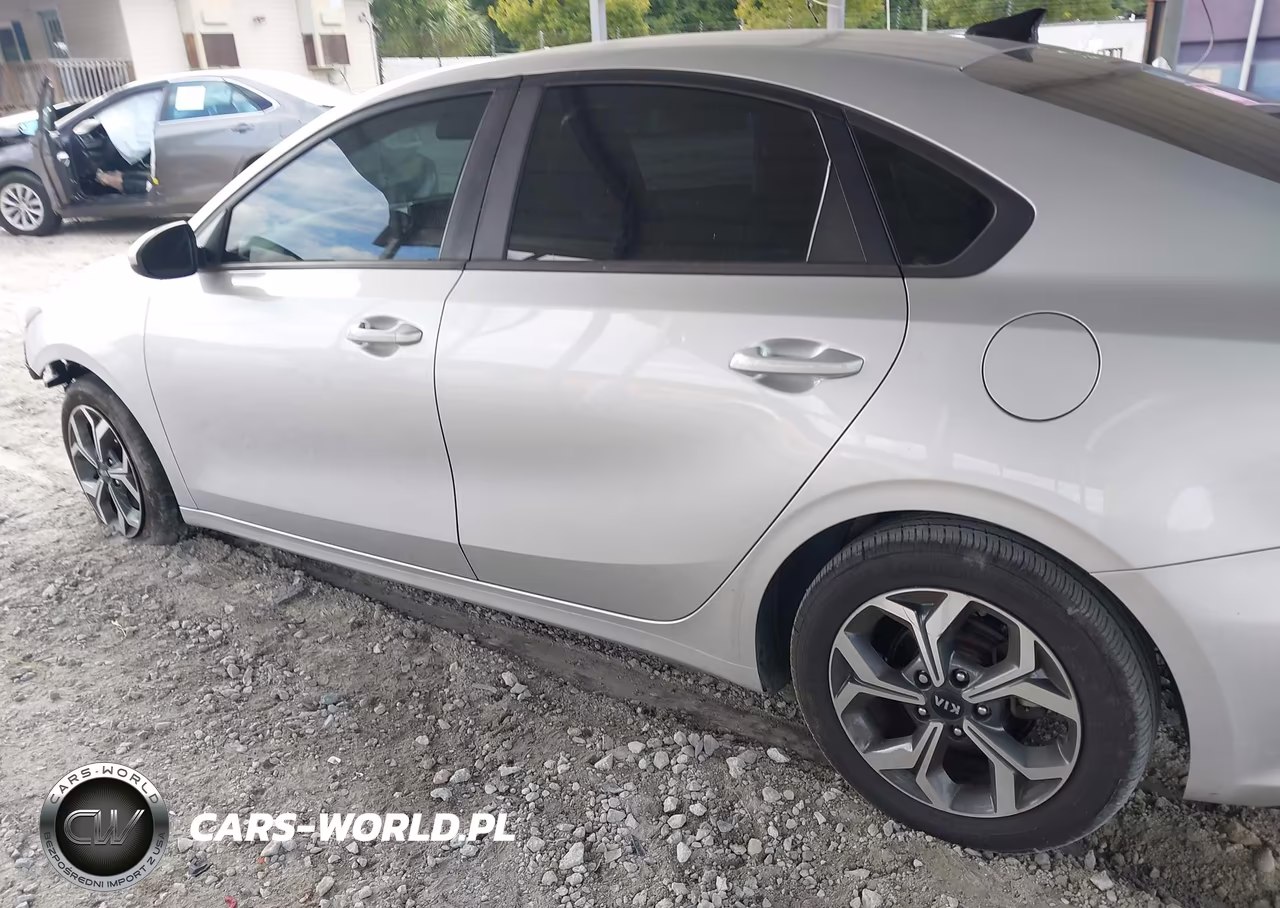 2019 Kia Forte Lxs VIN:3KPF24AD5KE125440 - 14