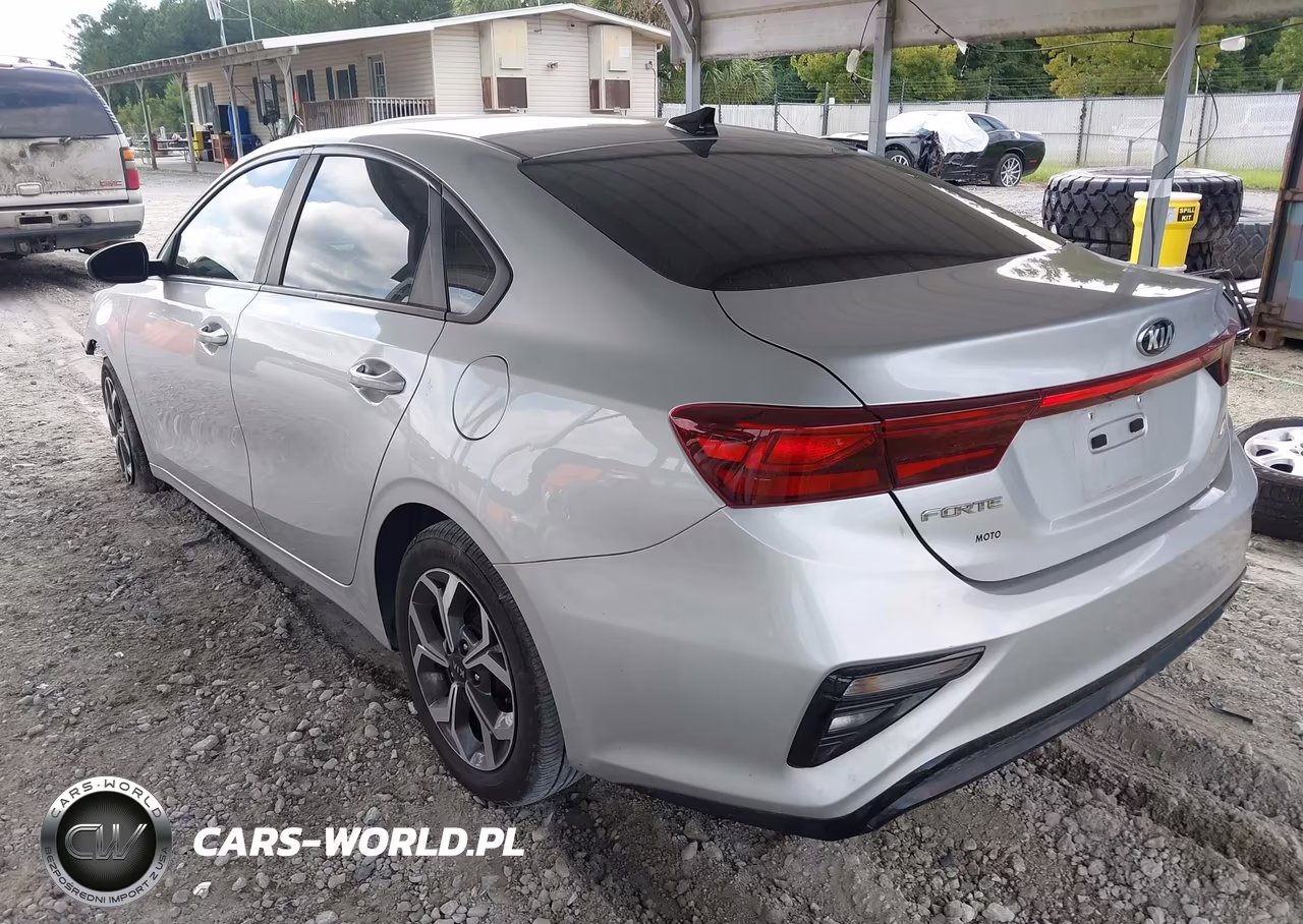 2019 Kia Forte Lxs VIN:3KPF24AD5KE125440 - 3