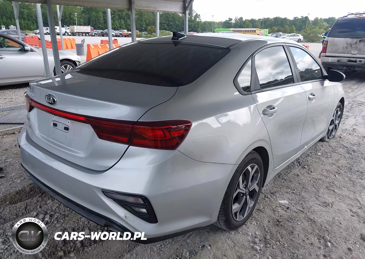 2019 Kia Forte Lxs VIN:3KPF24AD5KE125440 - 4