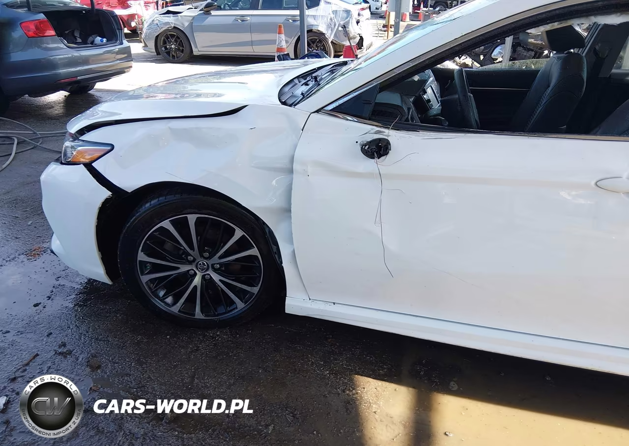 2018 Toyota Camry Se VIN:4T1B11HK6JU145812 - 6