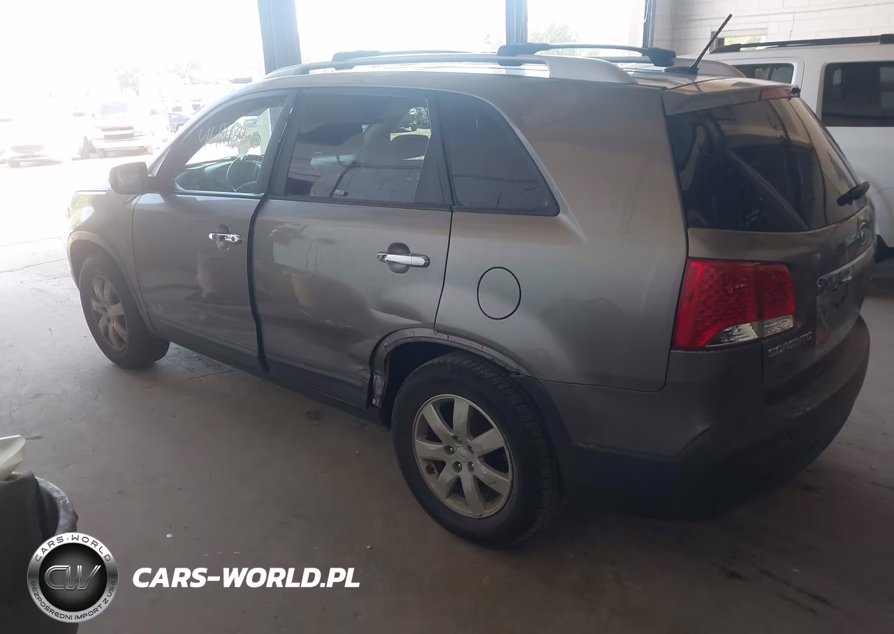 2012 Kia Sorento Lx V6 VIN:5XYKT4A26CG196550 - 3