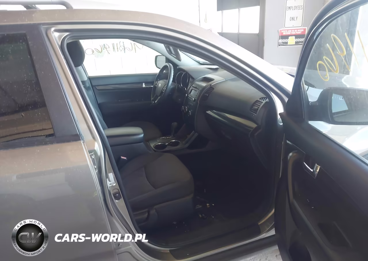 2012 Kia Sorento Lx V6 VIN:5XYKT4A26CG196550 - 5