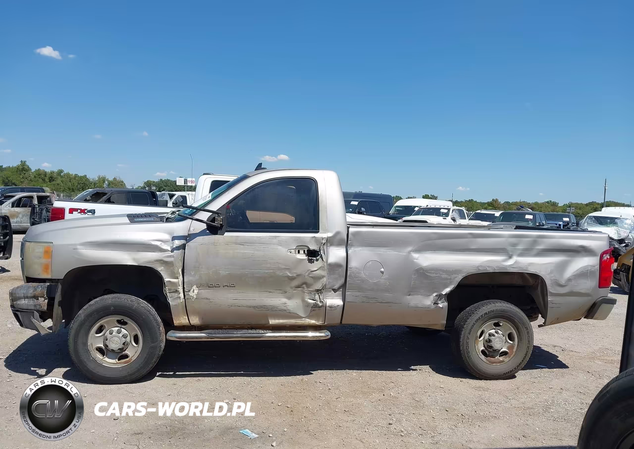 2007 Chevrolet Silverado 2500Hd Work Truck VIN:1GCHC24K77E594732 - 13