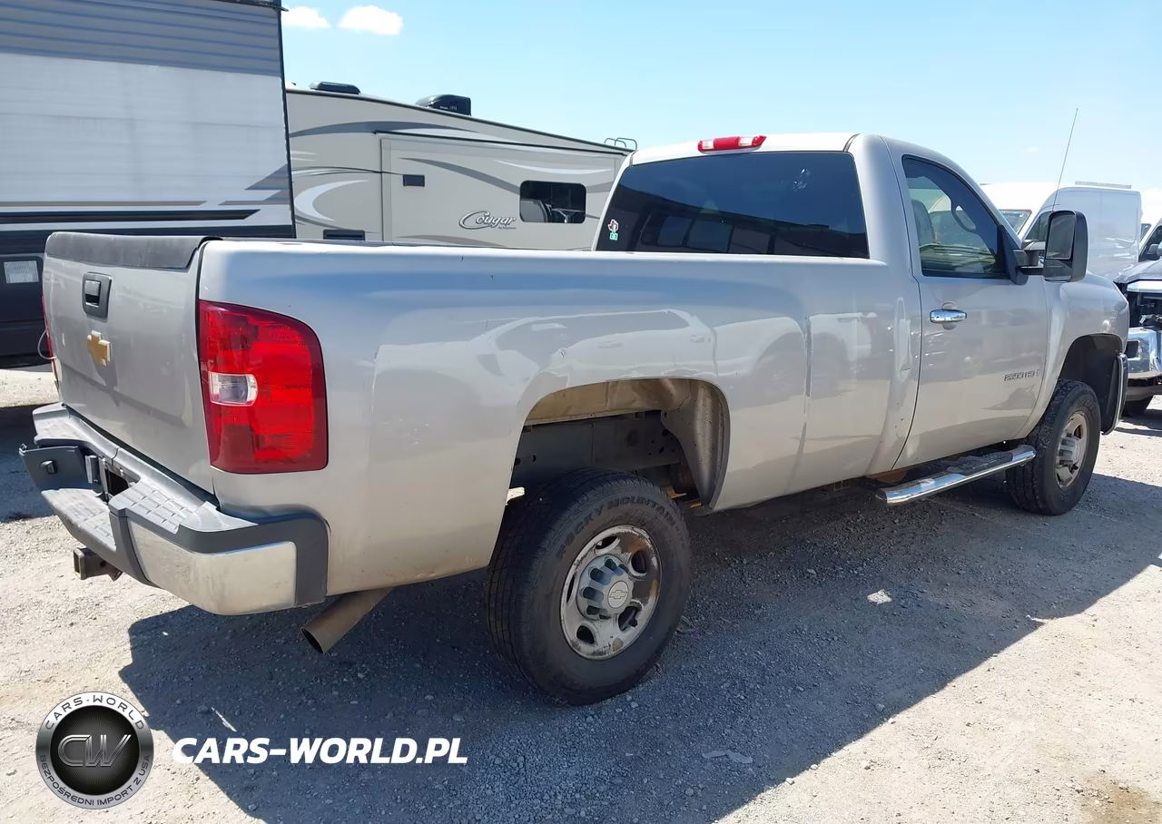 2007 Chevrolet Silverado 2500Hd Work Truck VIN:1GCHC24K77E594732 - 4