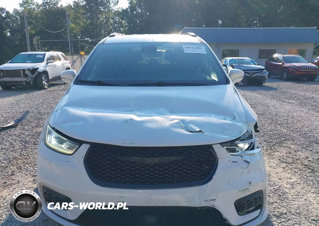 2021 Chrysler Pacifica Touring L VIN:2C4RC1BG0MR607512 - 13