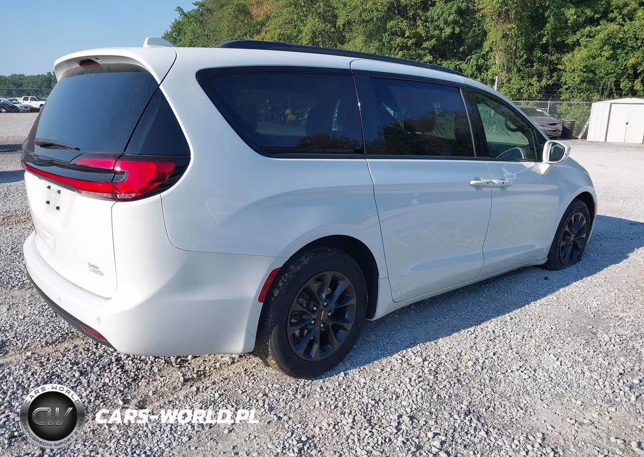 2021 Chrysler Pacifica Touring L VIN:2C4RC1BG0MR607512 - 4