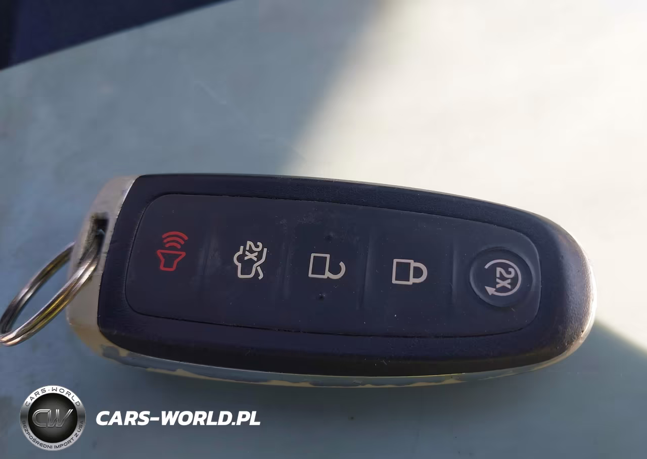 2016 Ford Focus Titanium VIN:1FADP3N26GL235445 - 11