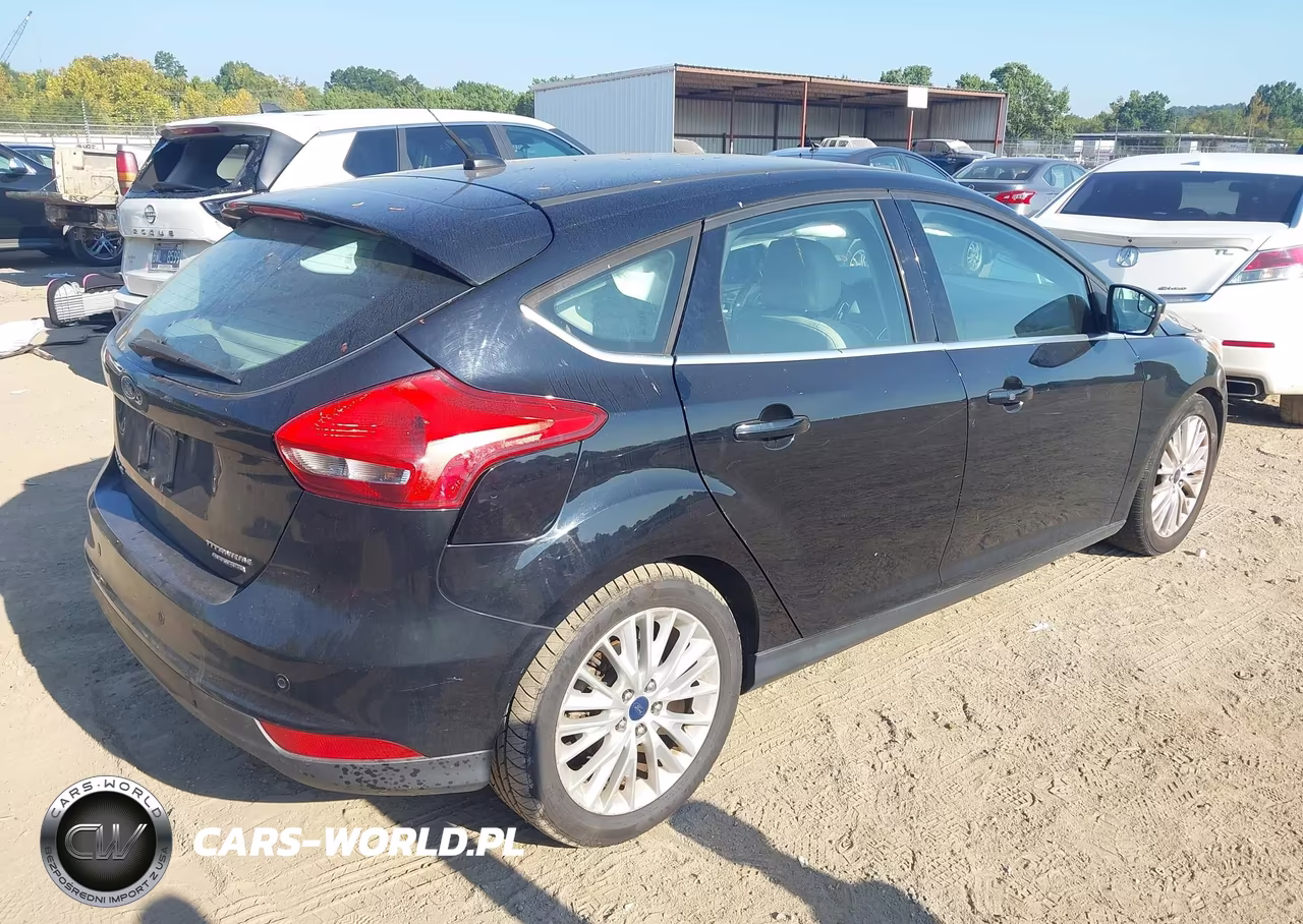 2016 Ford Focus Titanium VIN:1FADP3N26GL235445 - 4