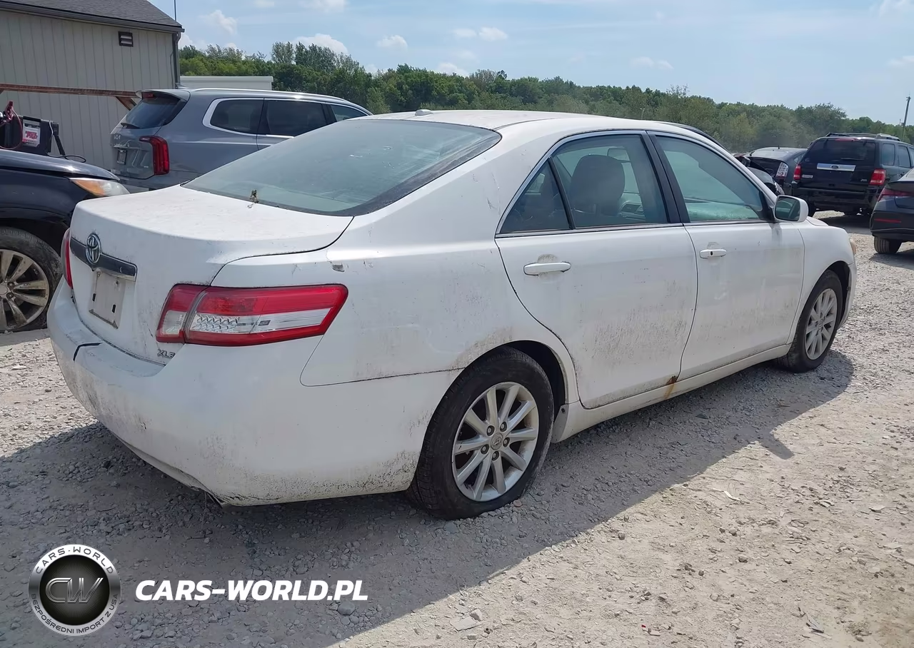 2010 Toyota Camry Xle VIN:4T4BF3EK3AR049062 - 4