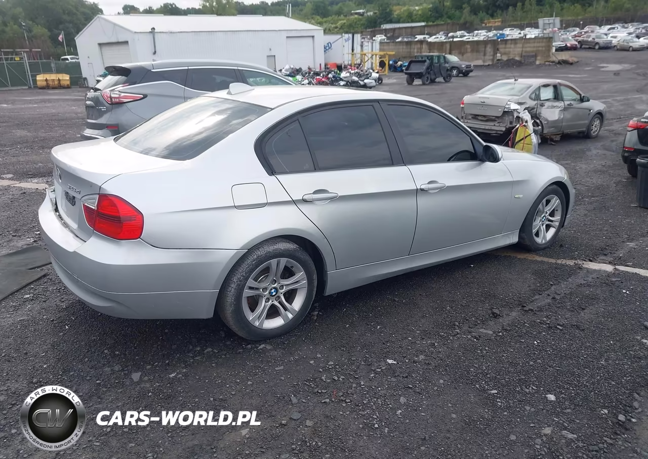 2007 BMW 328Xi VIN:WBAVC93537KX56944 - 4